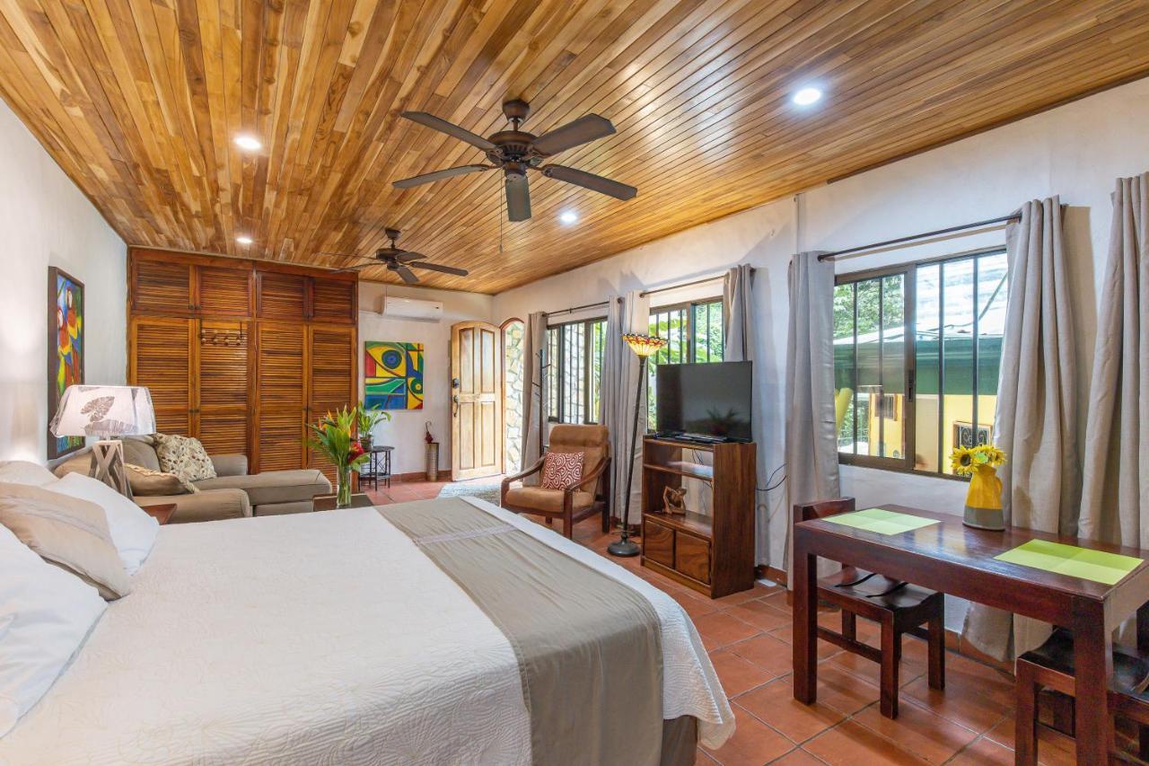 Jungle Creek Aparthotel Manuel Antonio Exterior foto